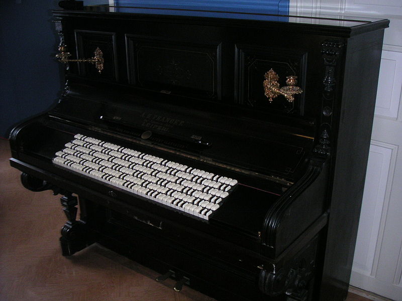 Janko piano.JPG